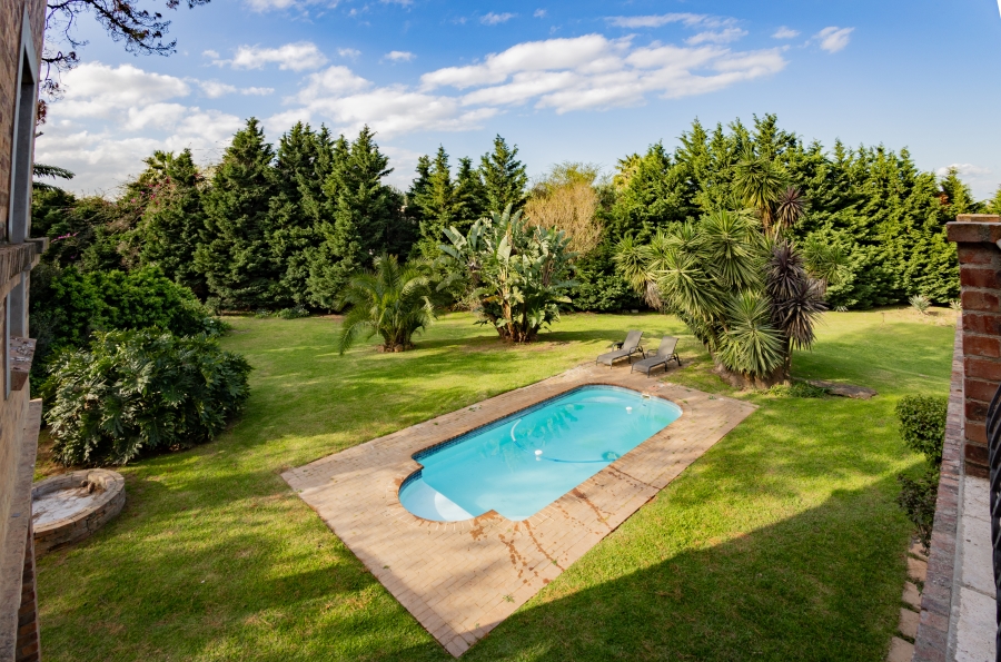 6 Bedroom Property for Sale in Vierlanden Western Cape